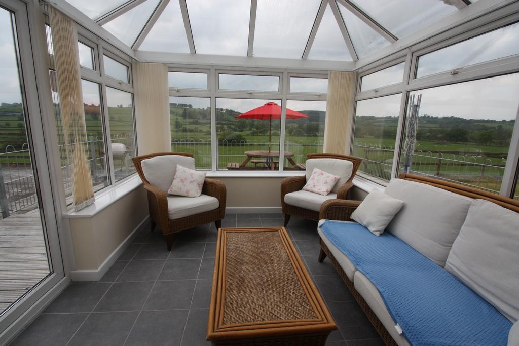 Cob Cottage Tregaron Bagian luar foto