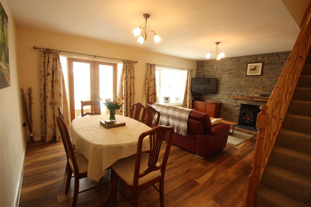 Cob Cottage Tregaron Bagian luar foto